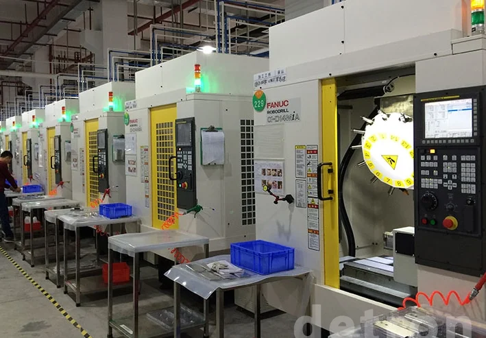 Станок FANUC ROBODRILL с поворотным оборудованием DETRON